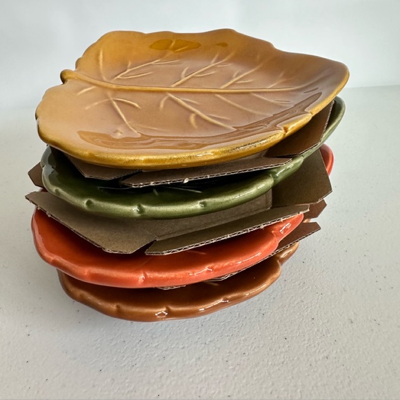 COPY - Barbara Eigen Crate & Barrel Leaf Shaped Appetizer Set of 4 Different Co… - Picture 1 of 15